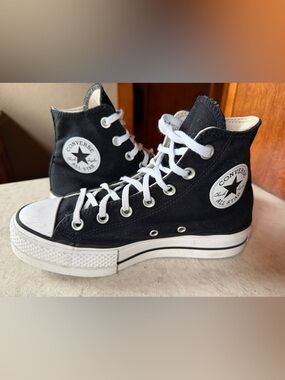 Converse Black and White High Top Sneakers. Womens Size 7.